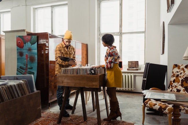 The Rise of the Record Store: How Vinyl is Bringing Communities Together