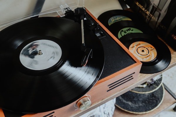Discover Why Plywood is the Ideal Material for Vinyl Record Storage